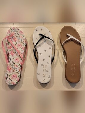 LC Lauren Conrad Multi- Color Flip Flop Sandals Bundle of 3!!!